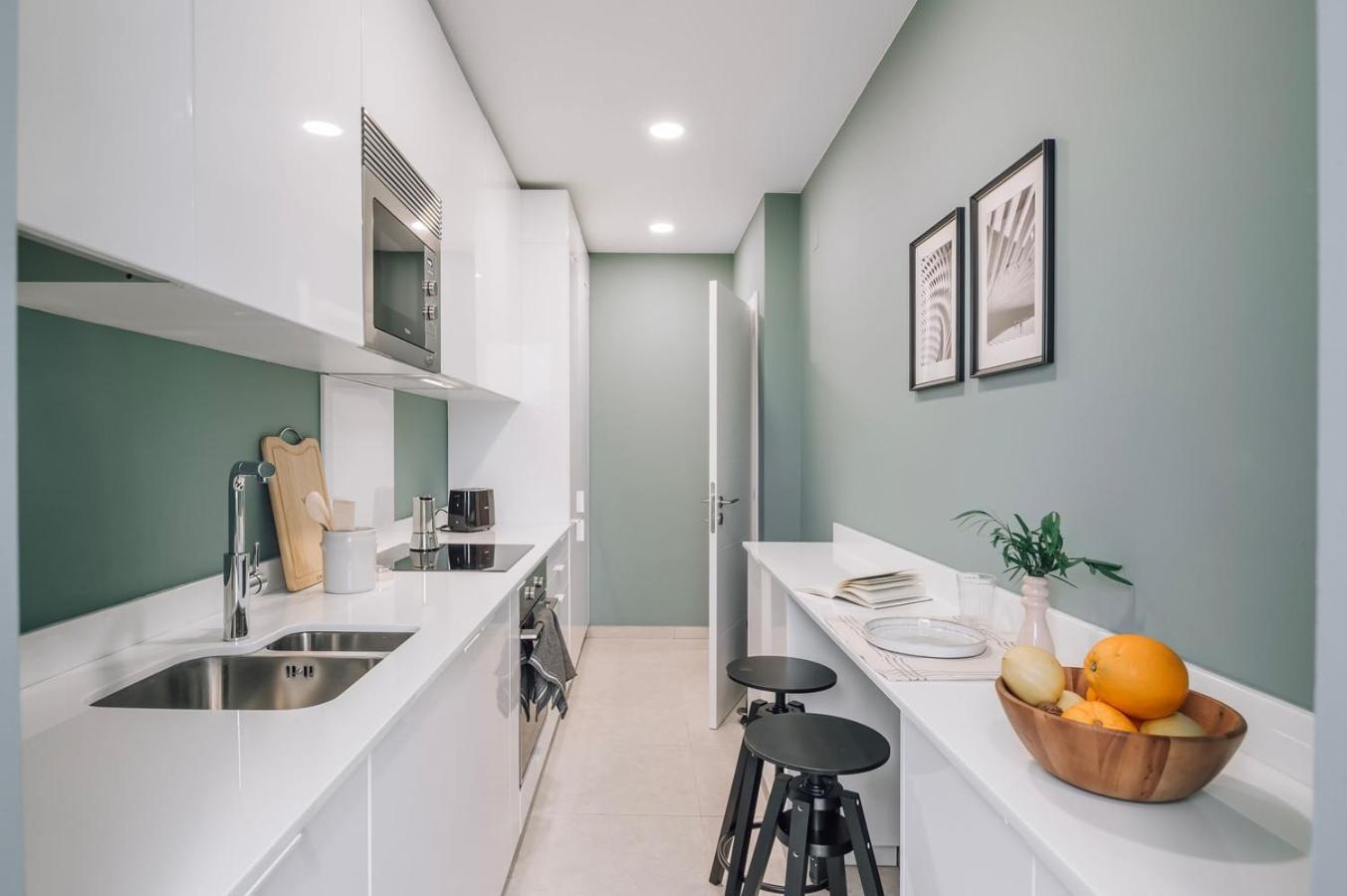 Ofir - 2 Bedrooms And Office In Alvalade Lisboa